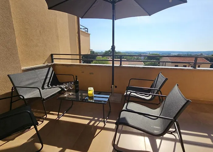 Apartment Bluemare With Shared Pool