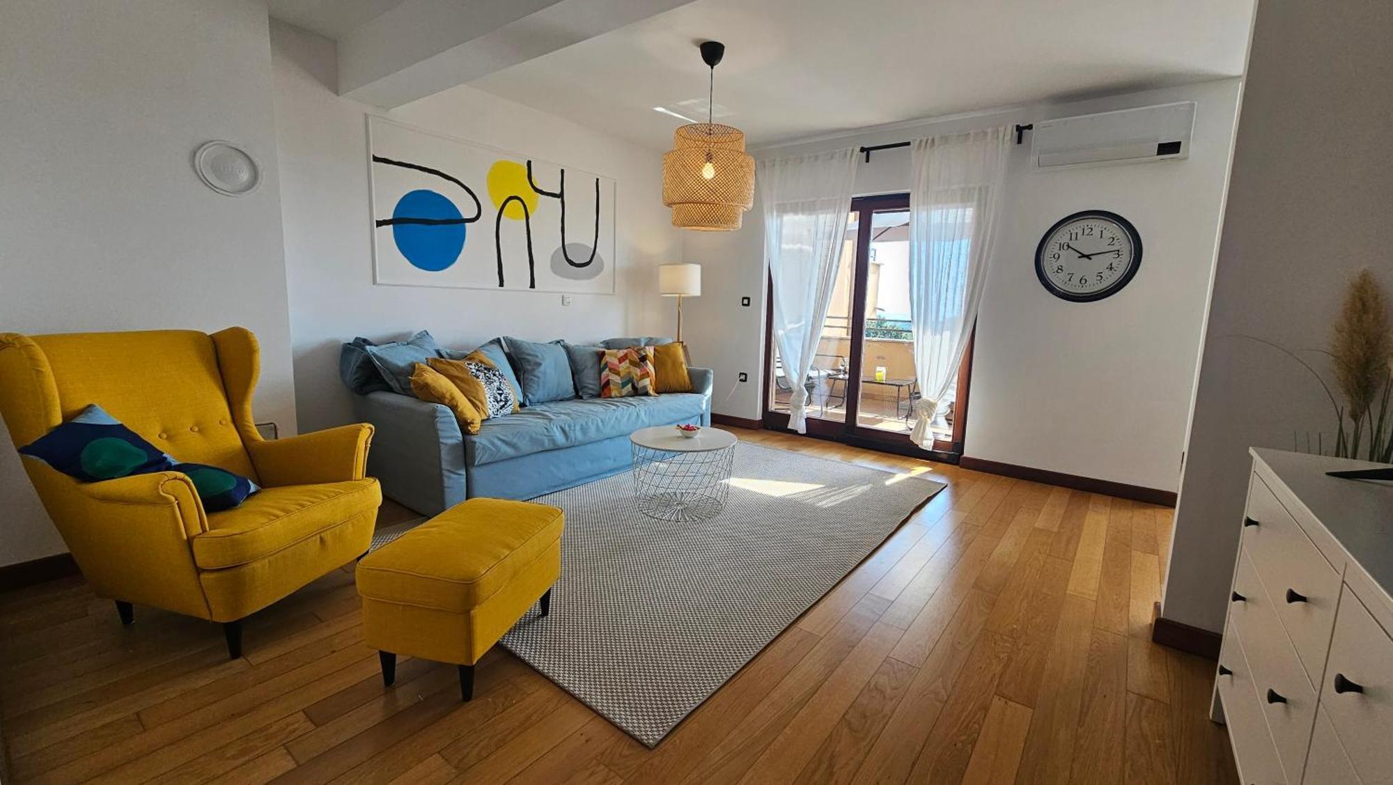 Bluemare With Shared Pool Apartment