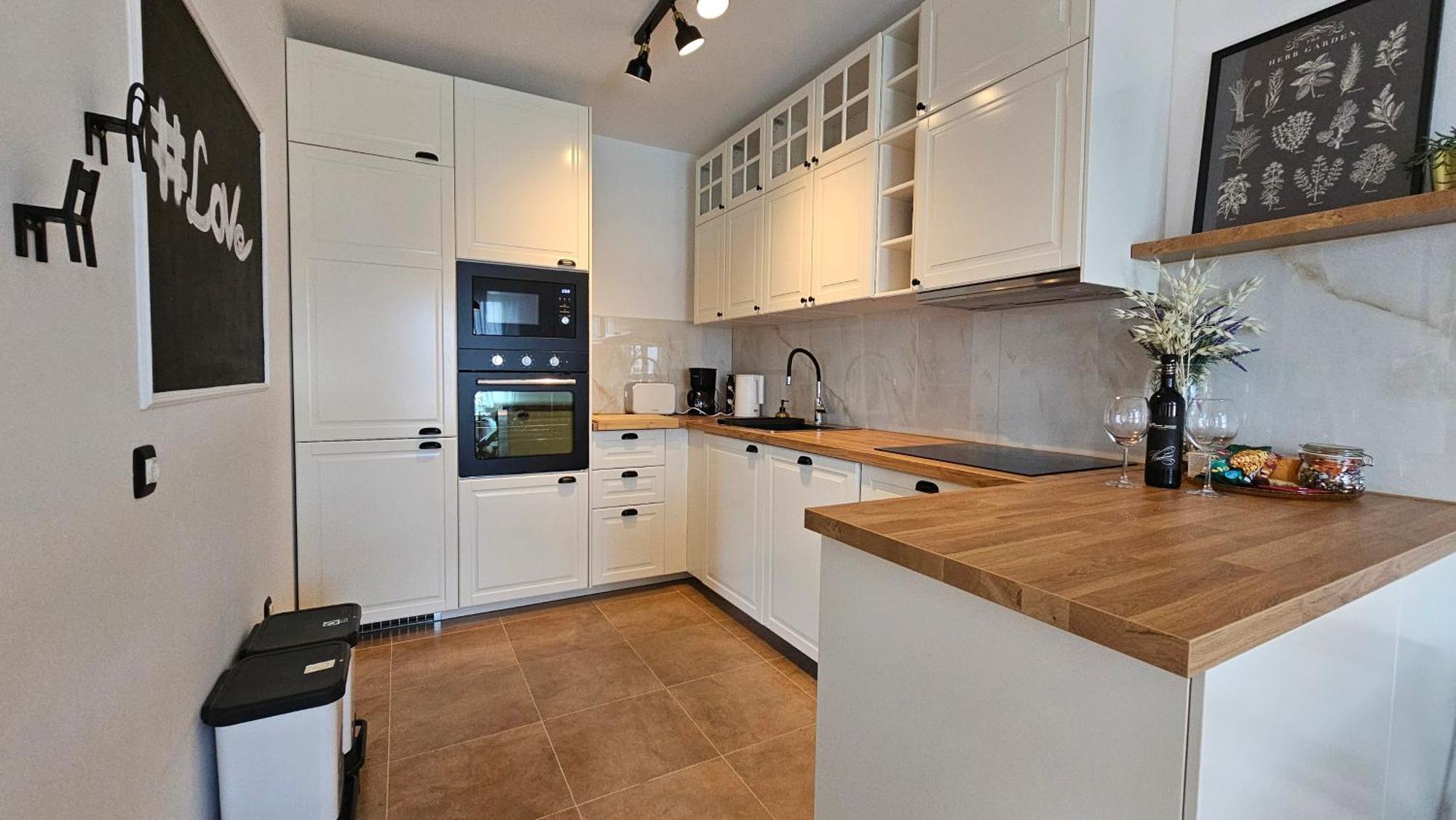 Bluemare With Shared Pool Apartment