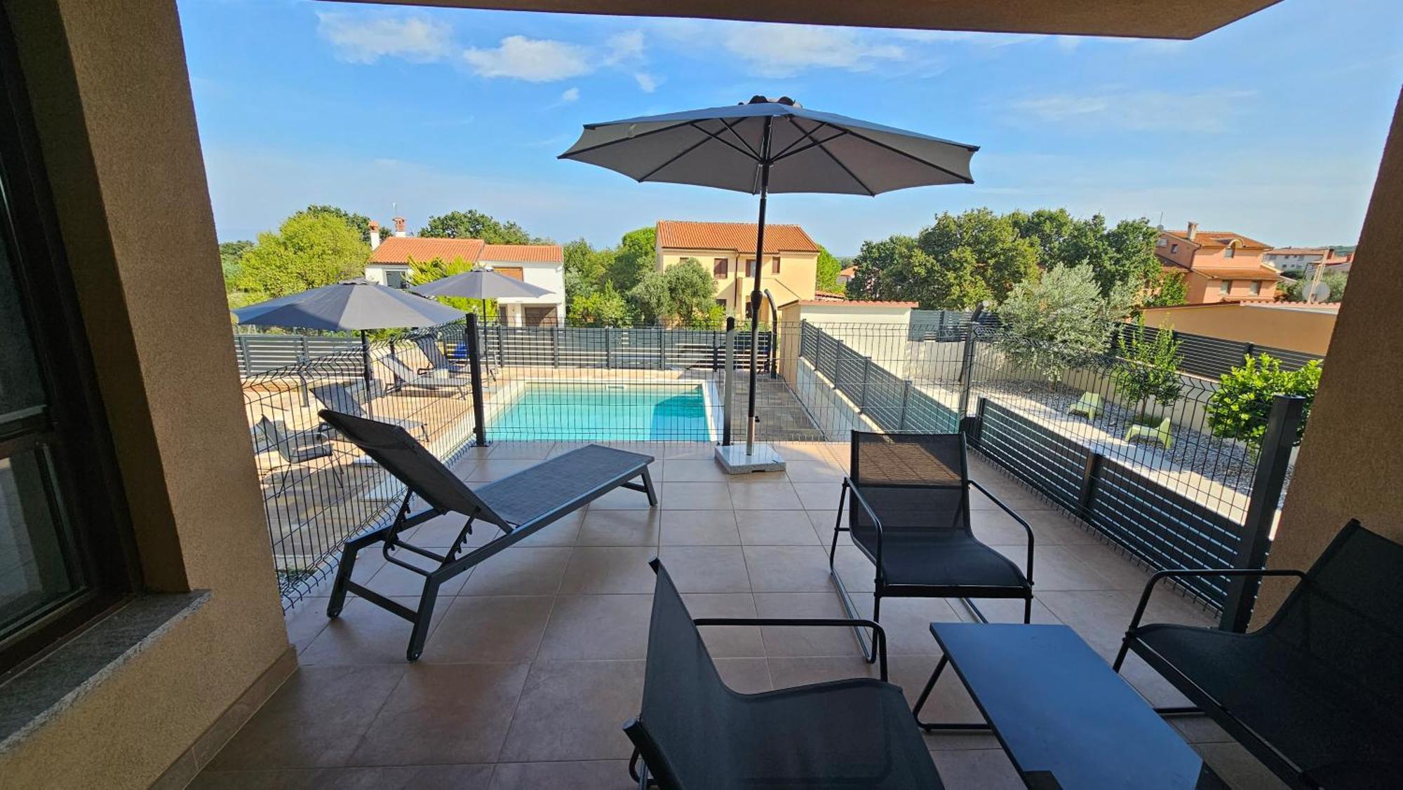 Apartma Bluemare With Shared Pool